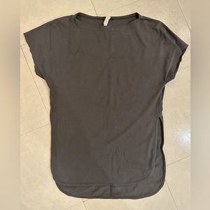 Lululemon tee